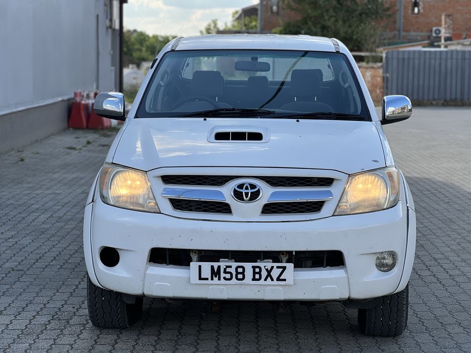 Toyota hilux  invincible 3.0D4D 4x4 euro 5 an 2013 toyota 2009 2.5D4x4