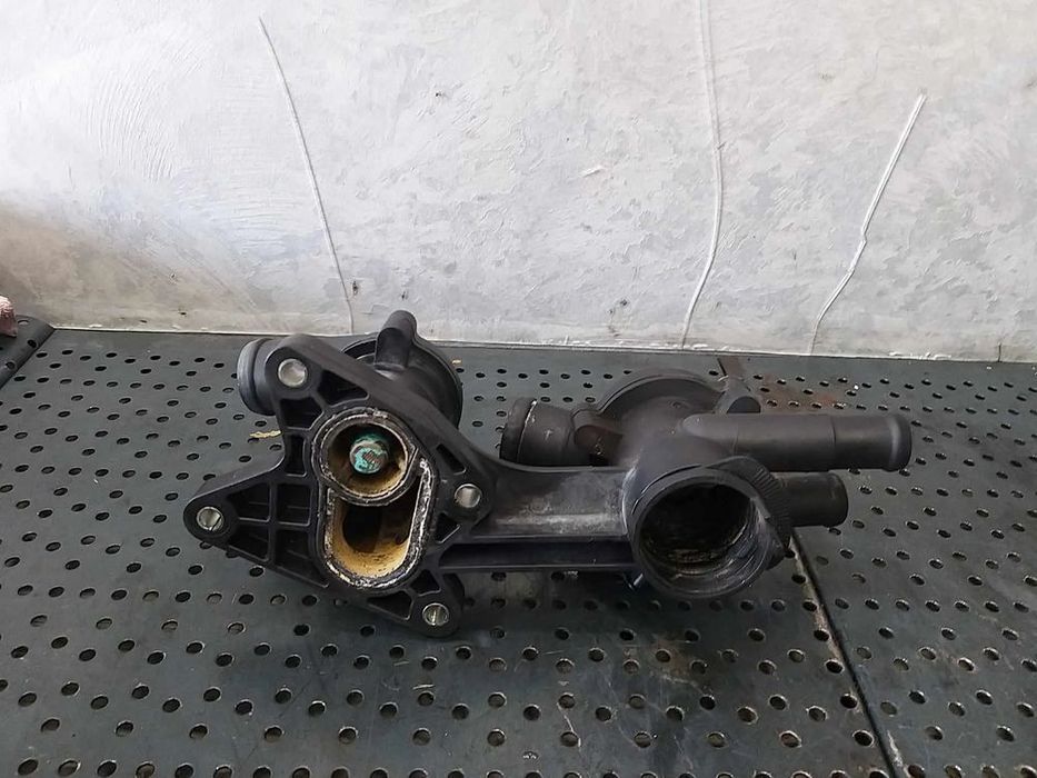 Corp termostat 1.4 tsi vw golf 6 03c121118d