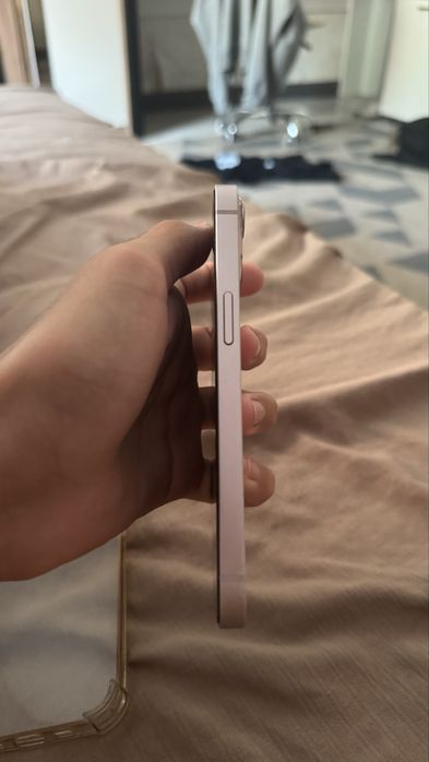 Iphone 13 в розовом цвете