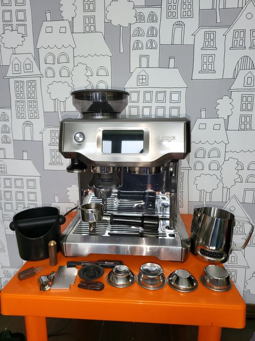 Кафемашина SAGE the Barista Touch с дисплей и кафемелачка