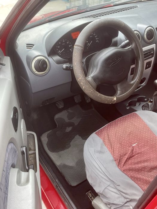 Vând Dacia Logan din 2005 cu motor de 1.4 MPI 75 kW