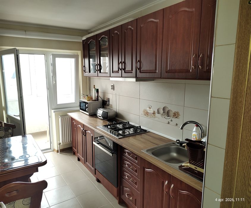 Vând apartament 2 camere etaj 2 decomandat