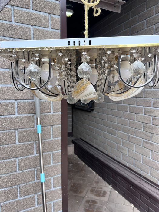 Продам люстру в отличном состоянии