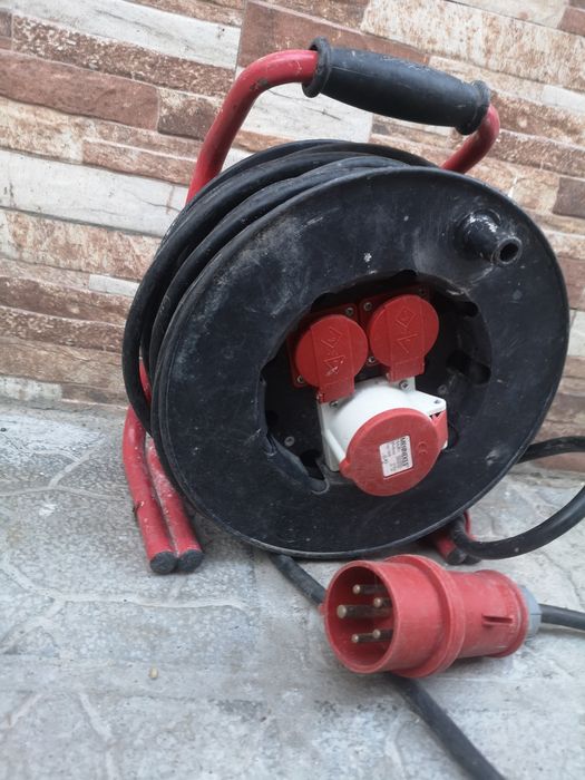 Удължи тел за 380V/220 20 метра 3гнезда