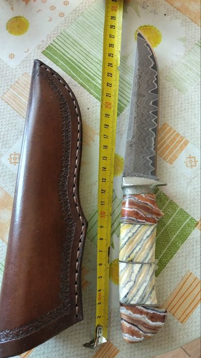 Уникален нож от дамасков ламинат