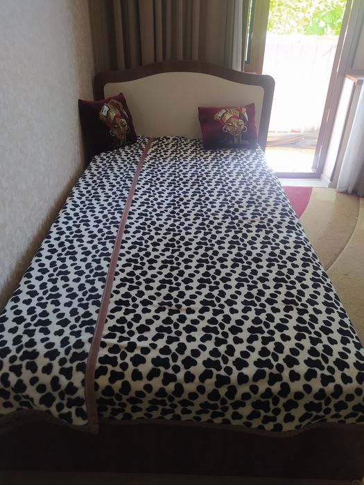 Продам кровать полуторку