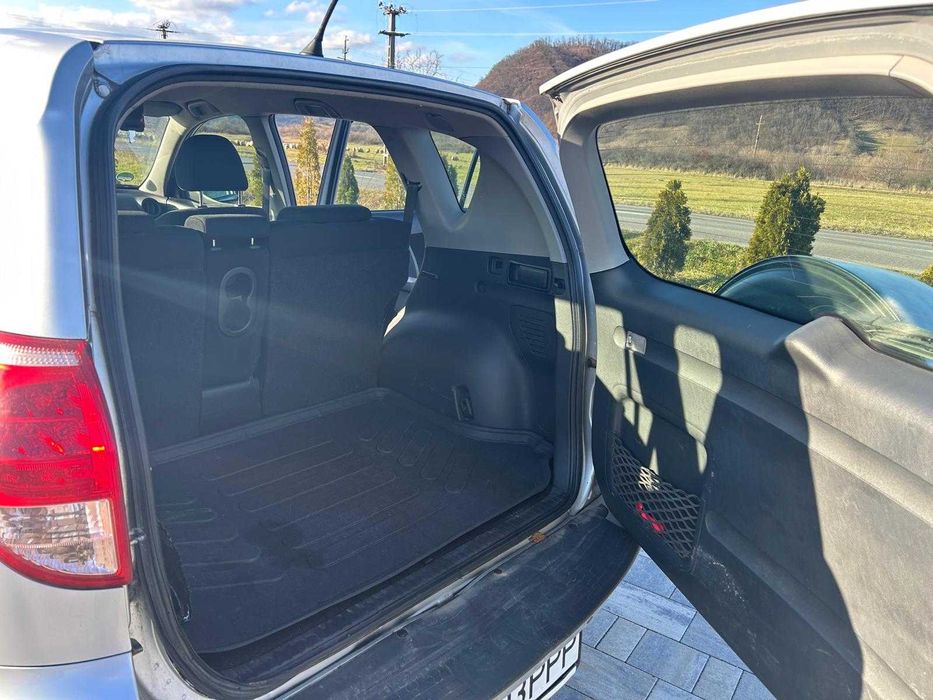 Toyota rav 4 III 4x4