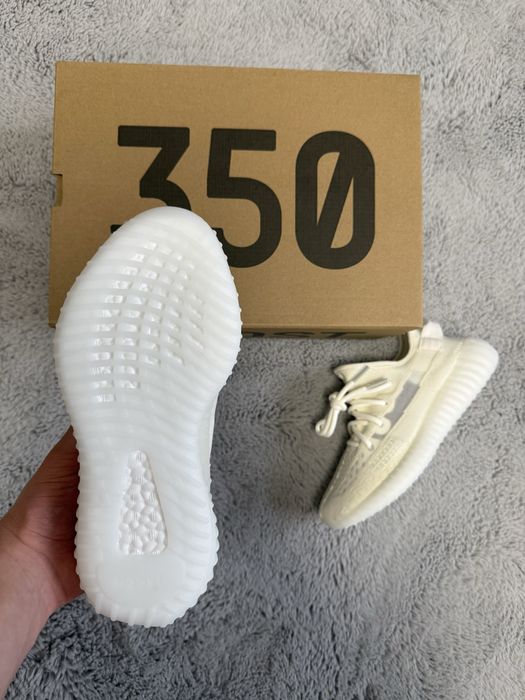 Yeezy 350 V2 Bone