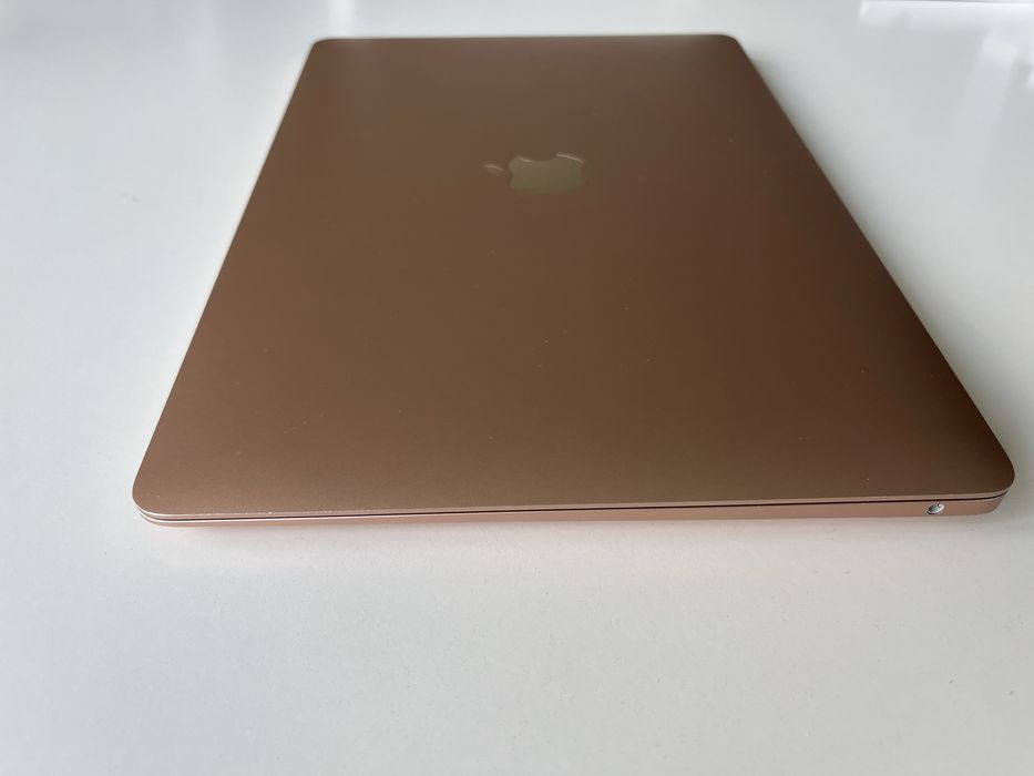 MacBook Air "Core i7" 1.2 Quad core,16 GB RAM,256 GB SSD,13" (Scissor, 2020)
