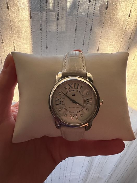 Ceas dama Tomy Hilfiger piele si swarovski