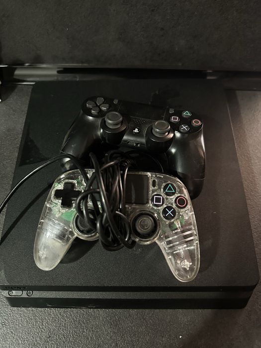 PS4 SLIM 1TB + 2 джойстика + 6 игри – за ремонт/части (Игрите може и по отделно)