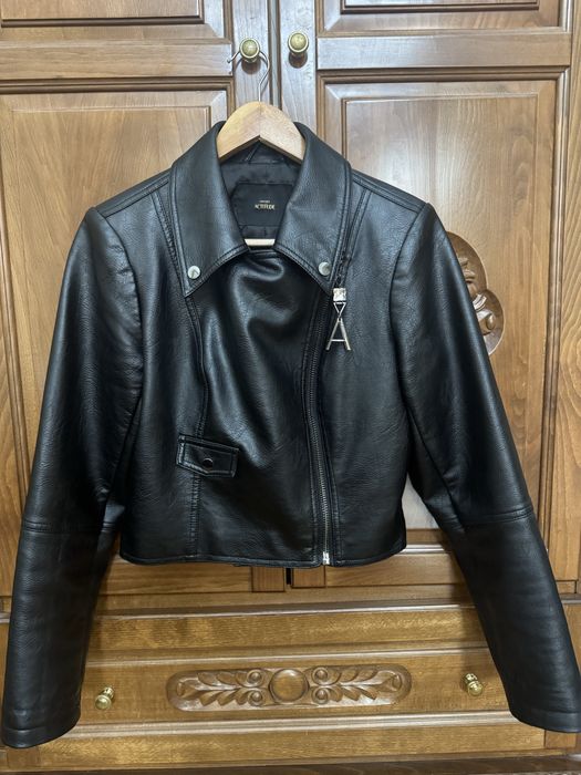 Късо кожено яке на Twinset