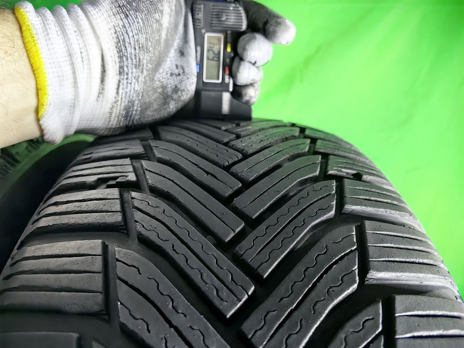 215/65R16 Michelin 6,84-6,1mm stare foarte bună fără defecte