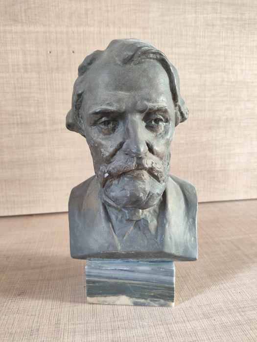 Продам  бюст И.С.Тургенева.