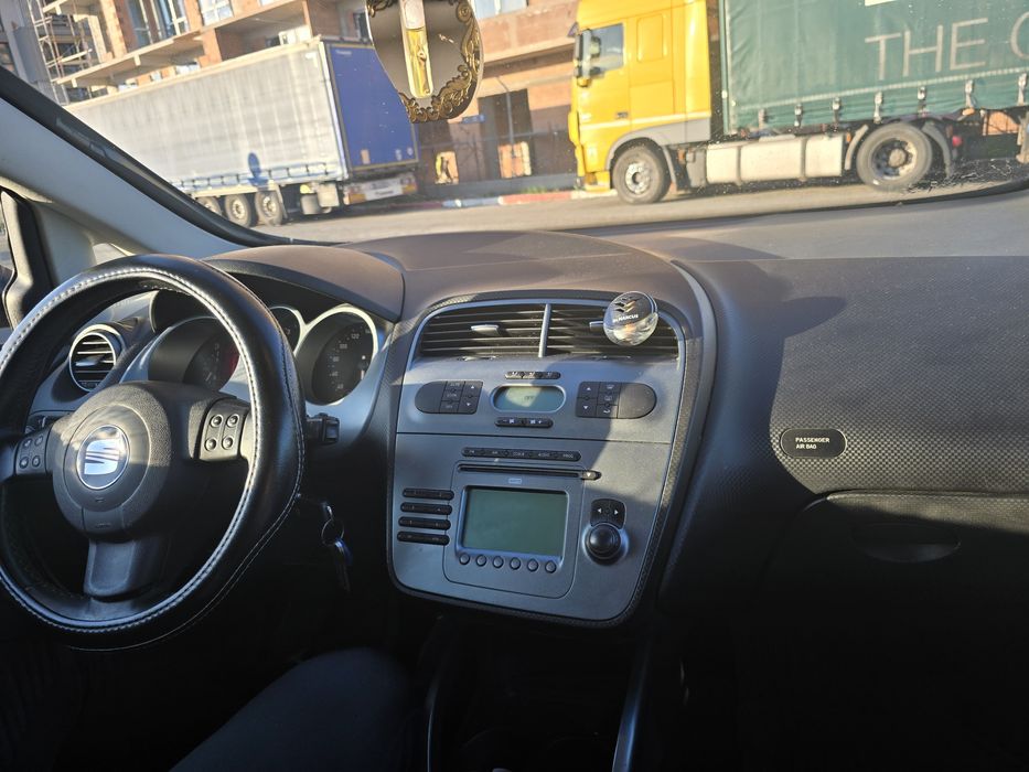Vând Seat Alteea