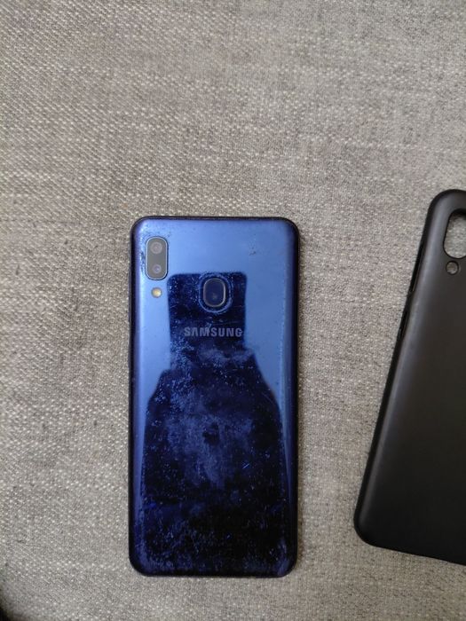 Продам телефон самсунг А20