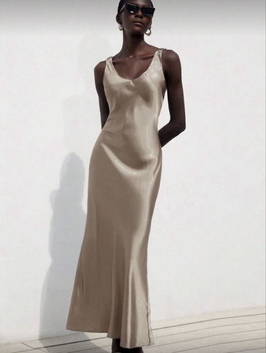 Rochie lunga, satin, sampanie, fara maneci