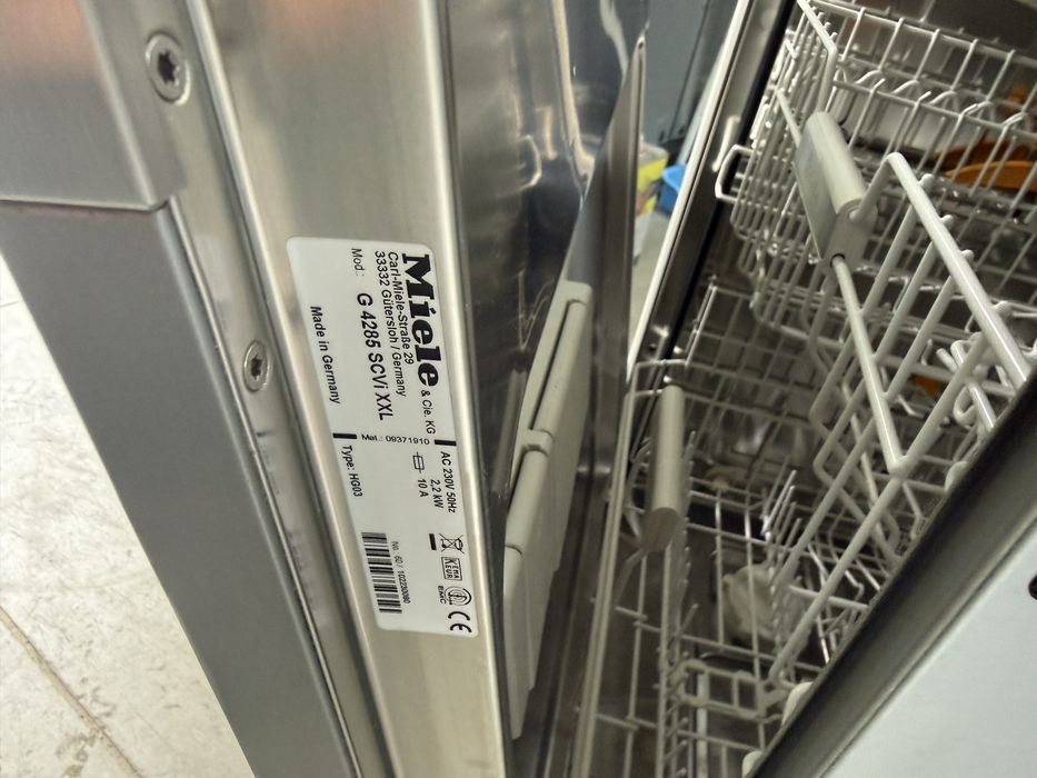 Съдомиялна машина за вграждане MIELE 60см,