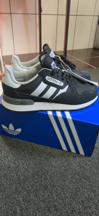 Adidas marimea 41