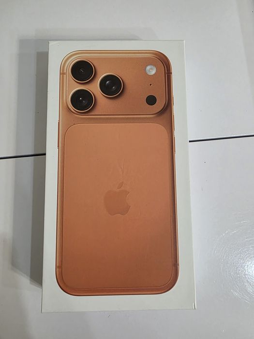 iPhone XR iOS в корпусе iPhone 17 Pro