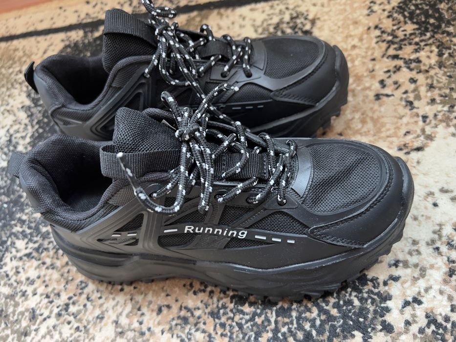 Дамски маратонки 39 номер умалени