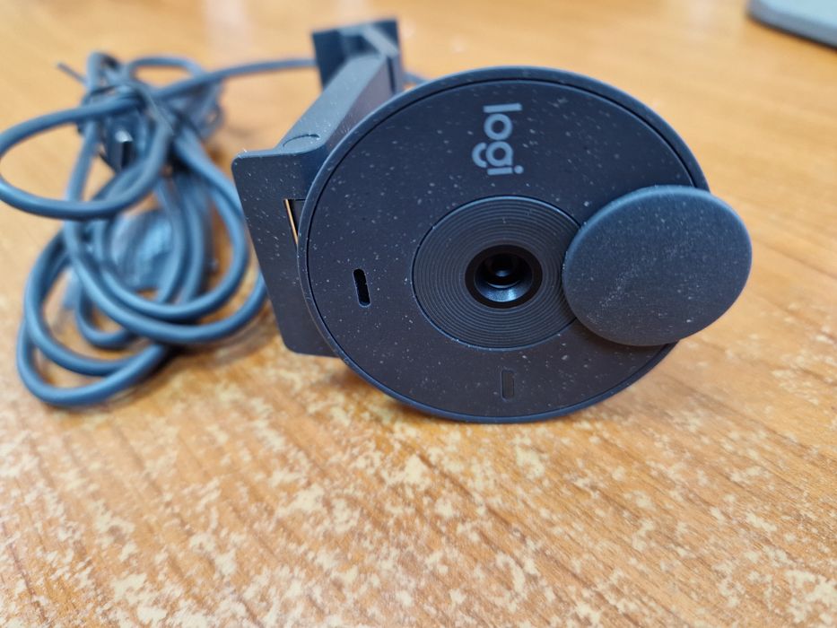 Logitech Brio 300 webcam 1080p