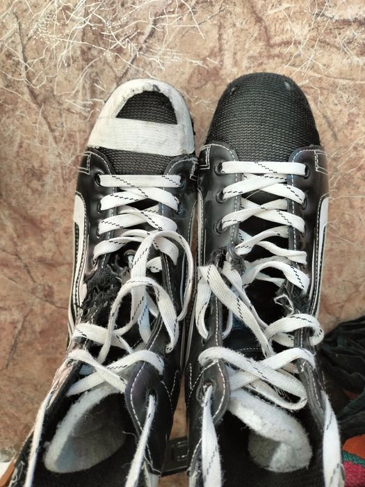 Продам коньки за 2500тг