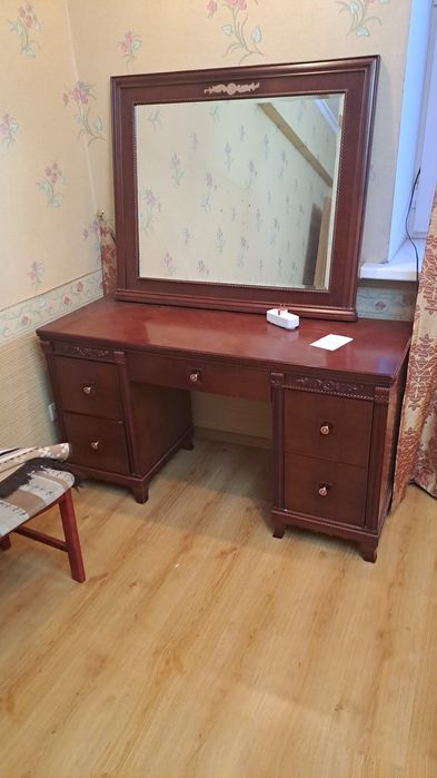 Спальный гарнитур отличного качества