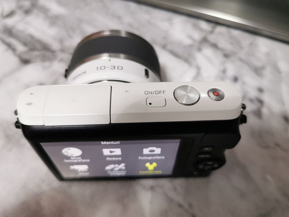 Aparat foto Mirrlorless Nikon 1 V2 și Nikon S2