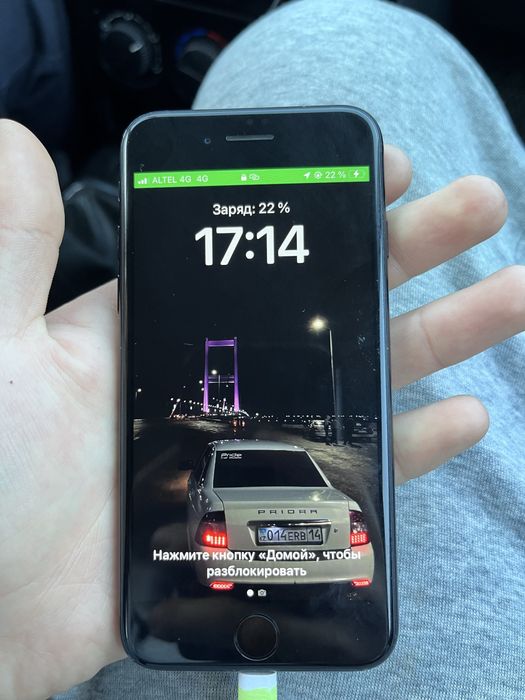 Айфон SE продам