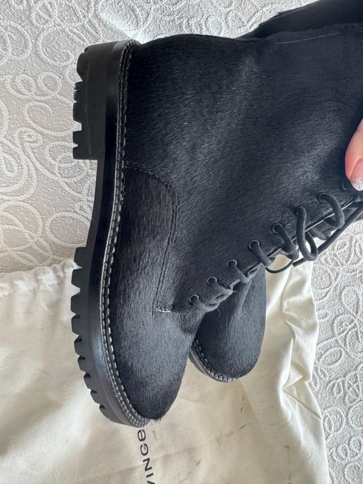 Vance боти от пони