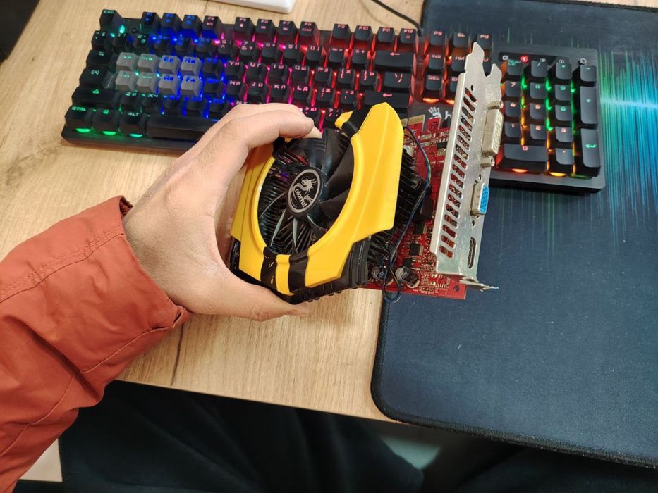 Видеокарта GT240 512Mb