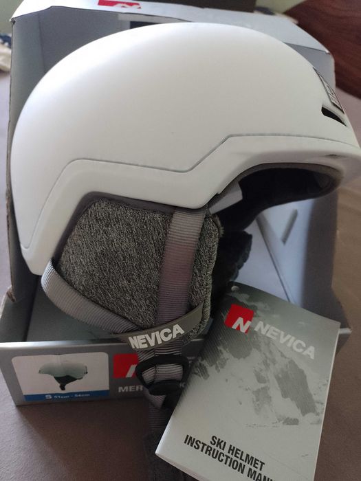 Нова ски каска Nevica