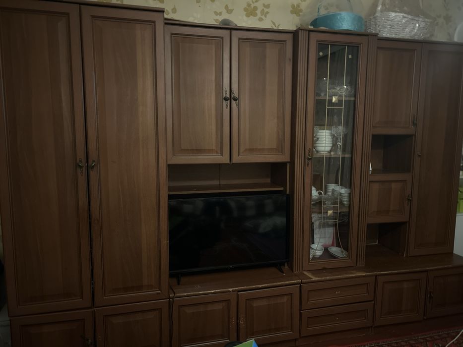 Шкаф стенка, примерно 3.5 метра
