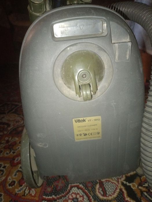 Продам пылесос Vitek