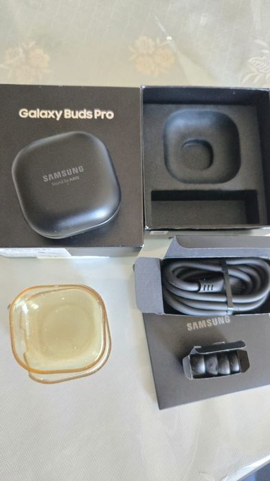 Продам наушники BUDS Pro