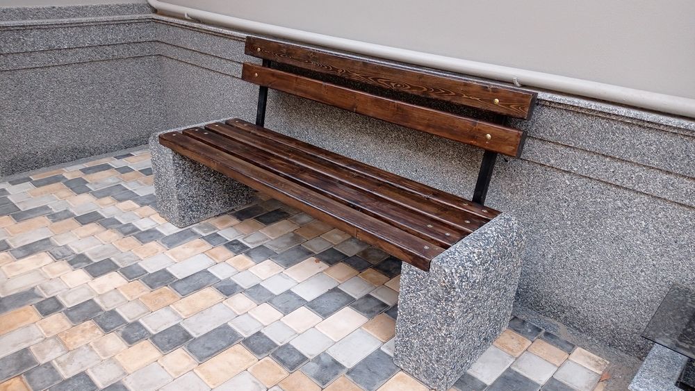 Кашпо вазоны урны скамейки из натурального камня и бетона - Готовые ...