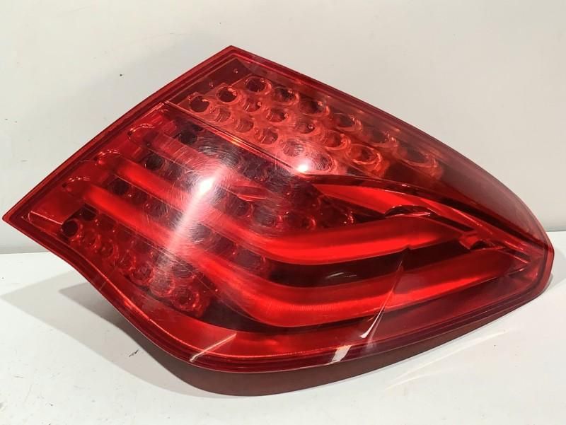 Stop dreapta aripa (cu defect) BMW Seria 7 F01, F02 7182198 Berlina