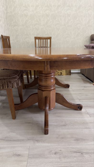 Продам стол (настоящий дуб)