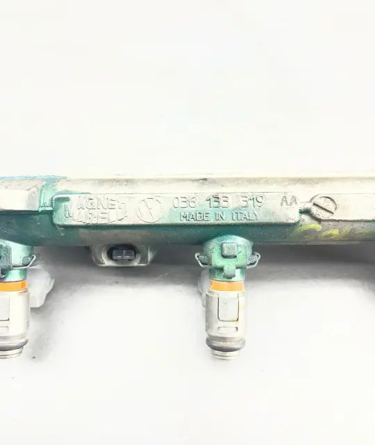 Rampa injectoare COMPLET 036133319 Volkswagen VW Golf 2001