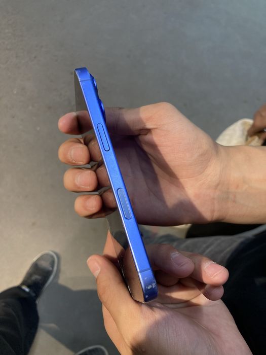 iphone 16 синего цвета