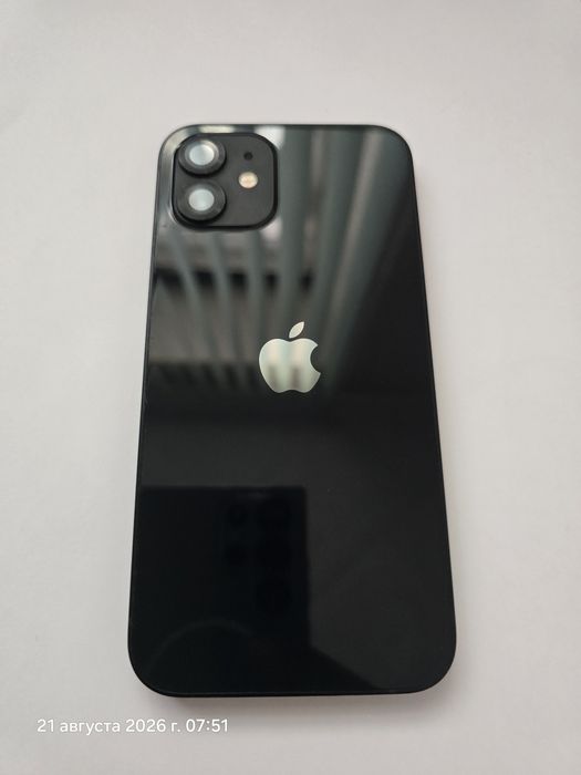 IPhone 12 в отличном состоянии