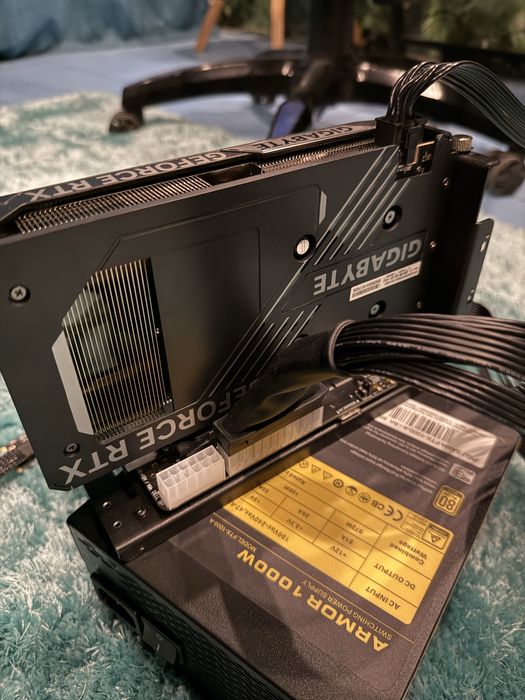 Adaptor extern Oculink pentru placi video externe.