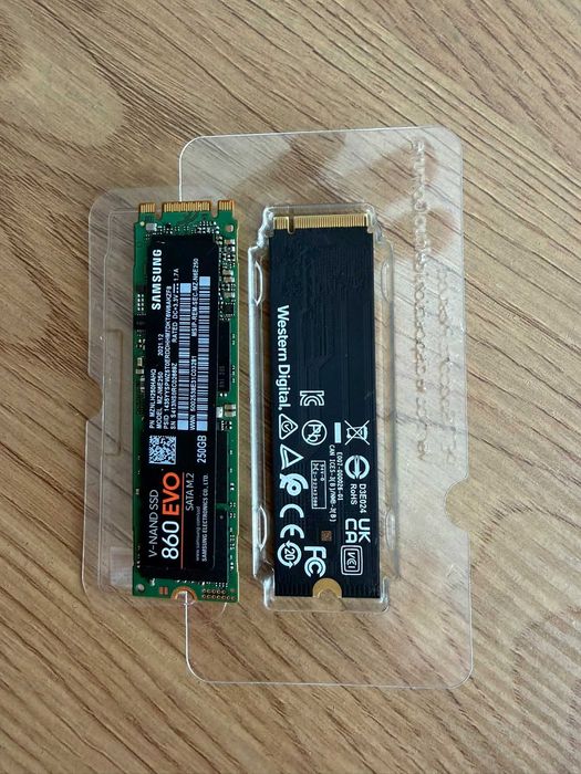 Memorie SSD Western Digital PCE-I 4.0 & SSD Samsung EVO 860 SATA III