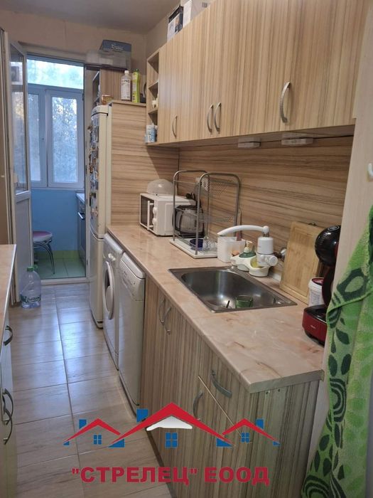 Продава се Тристаен апартамент в Добрич, Дружба 1 - 73 кв.м за 978 €/кв.м - Снимка #2