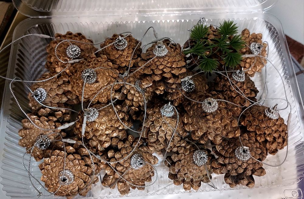 Шишки  новогоднии .