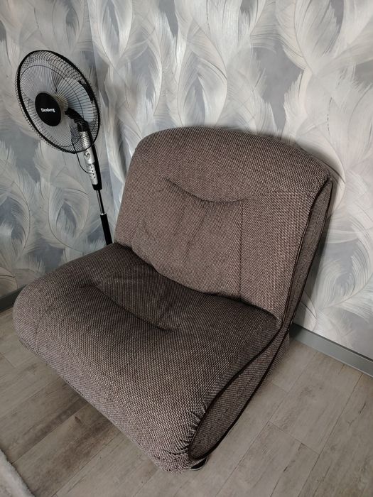 Продам диван с креслами