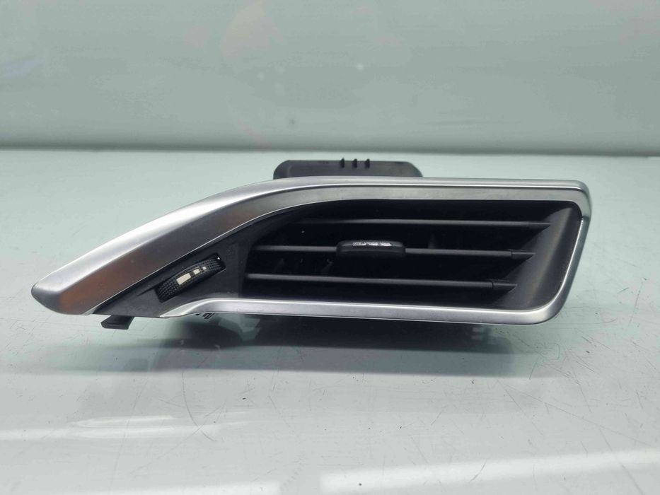 Grila aerisire dreapta Peugeot 2008 [Fabr 2013-prezent] 9673131677