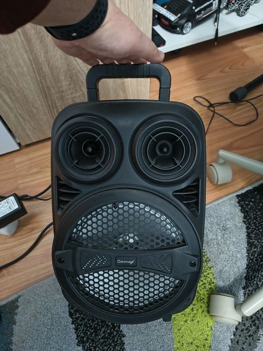 Vând boxa portabila