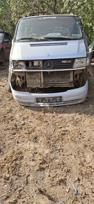 Dezmembrez Mercedes vito 110D 2,3 dizel 1996 motor funcțional.